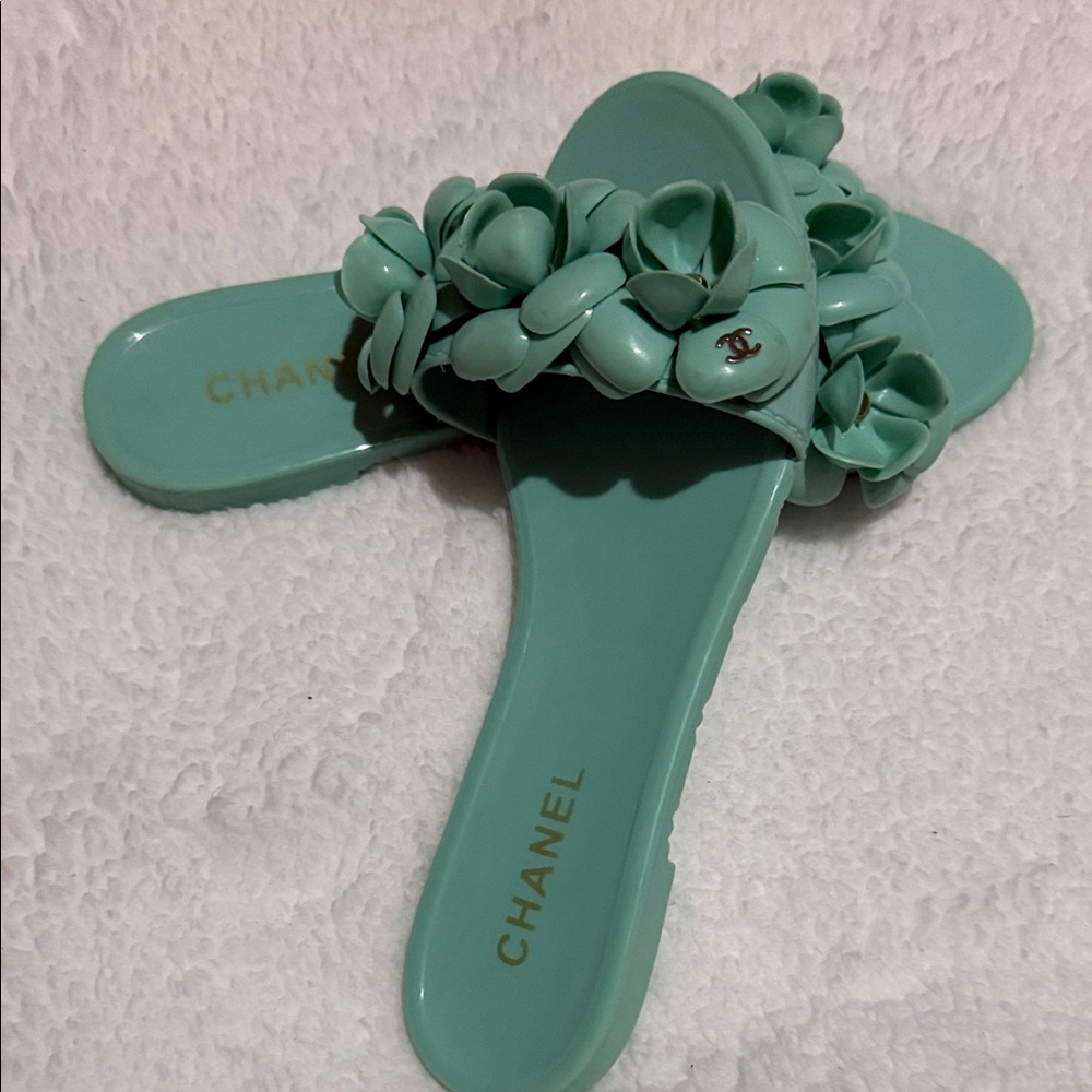 CHANEL Mint Green Camellia Jelly Slide Sandals - Picture 5 of 5
